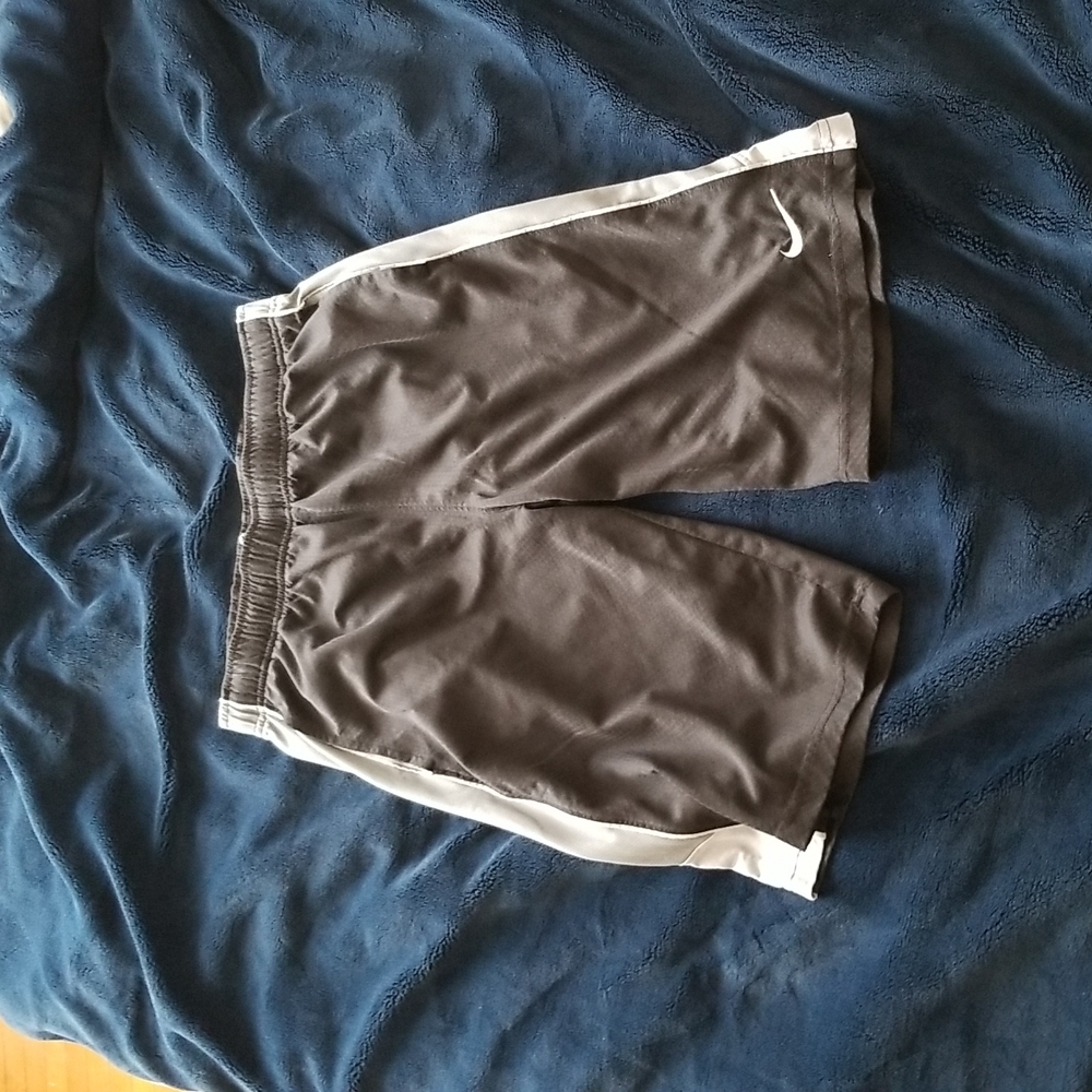 Nike Youth XL basketball/workout shorts